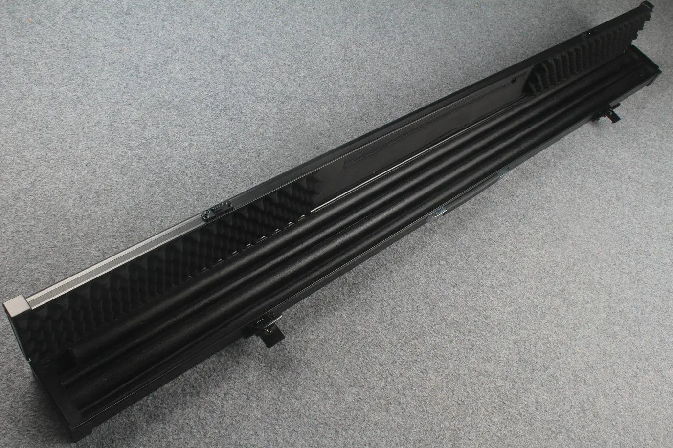 Professional Aluminum Lockable Cue Case - 4 Cue Capacity with Secure Storage WOODS CUES