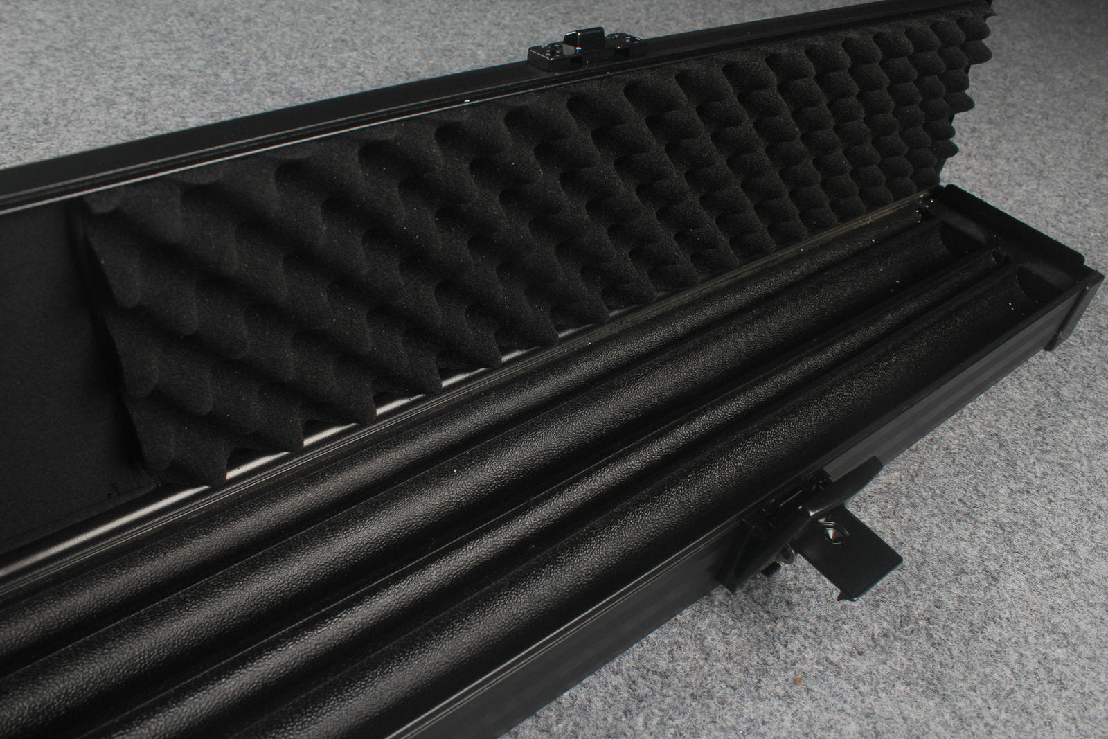 Professional Aluminum Lockable Cue Case - 4 Cue Capacity with Secure Storage WOODS CUES