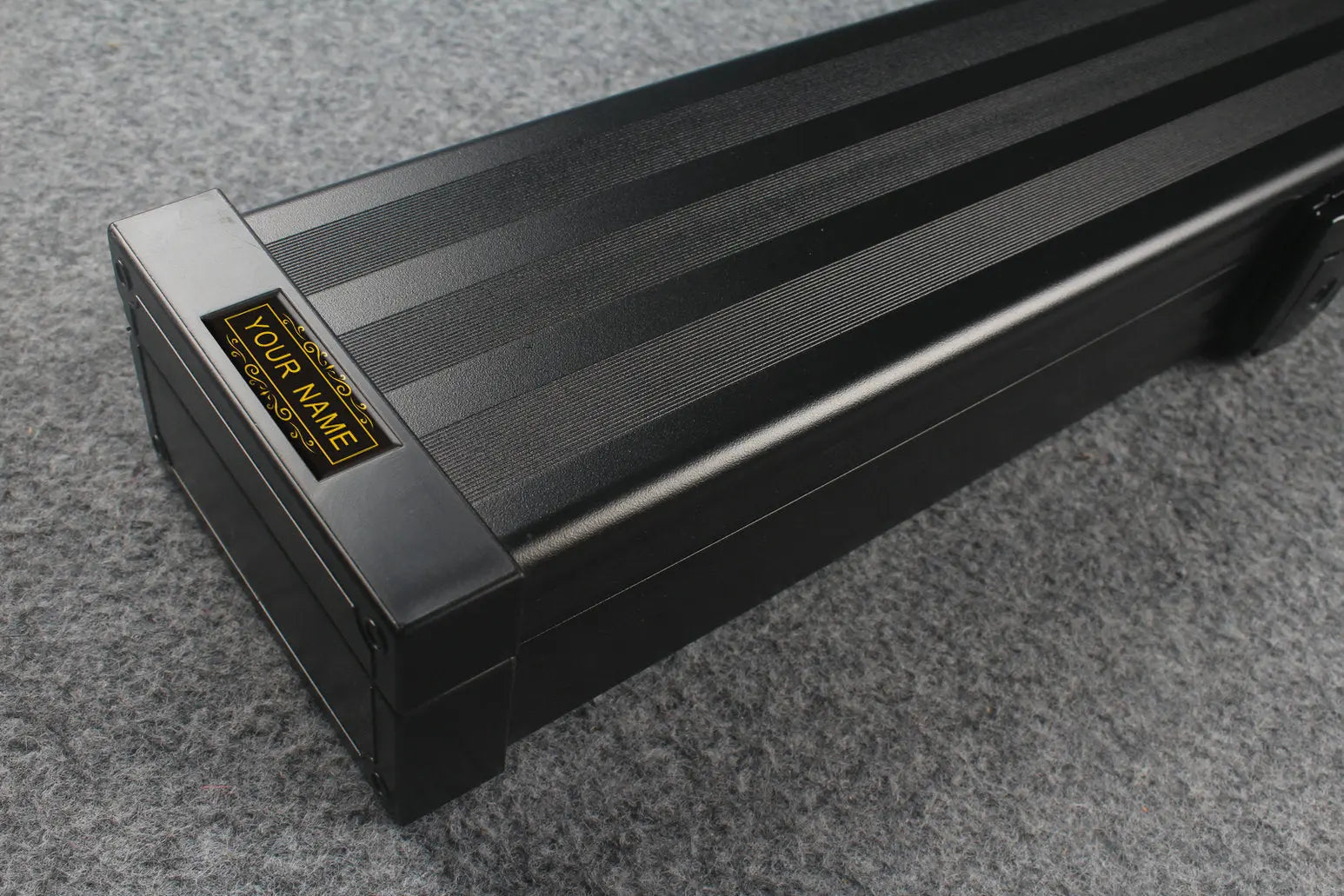 Professional Aluminum Lockable Cue Case - 4 Cue Capacity with Secure Storage WOODS CUES