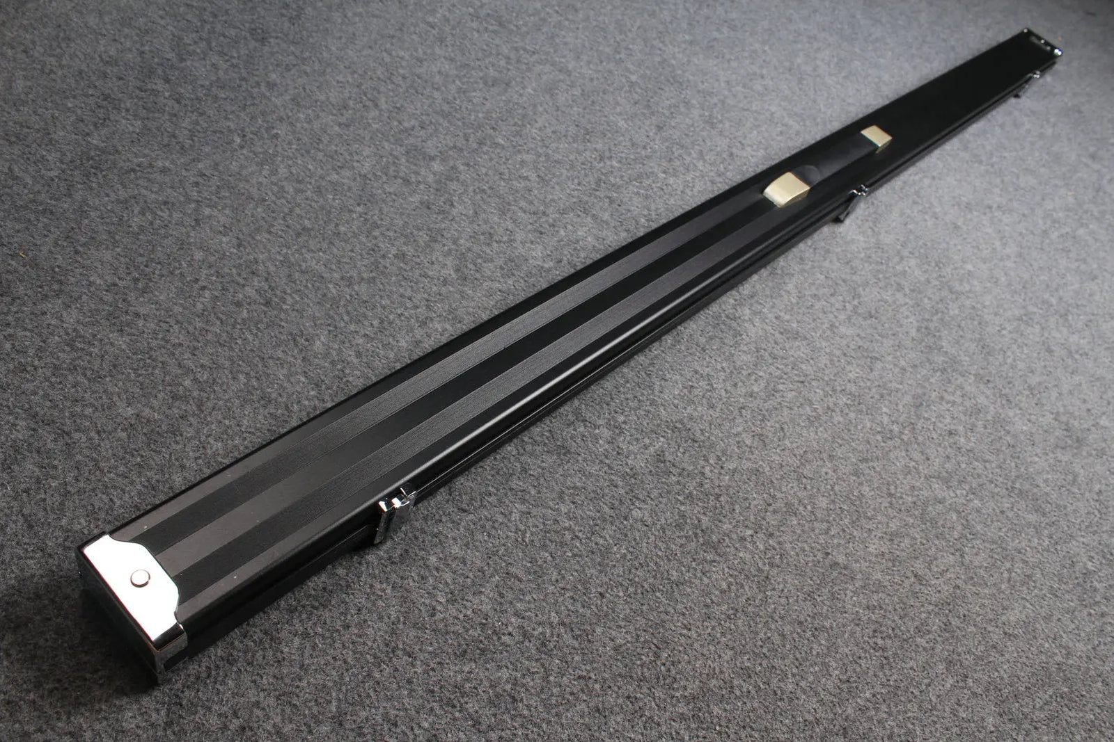 deluxe one piece aluminium cue case with 2 slots WOODS CUES