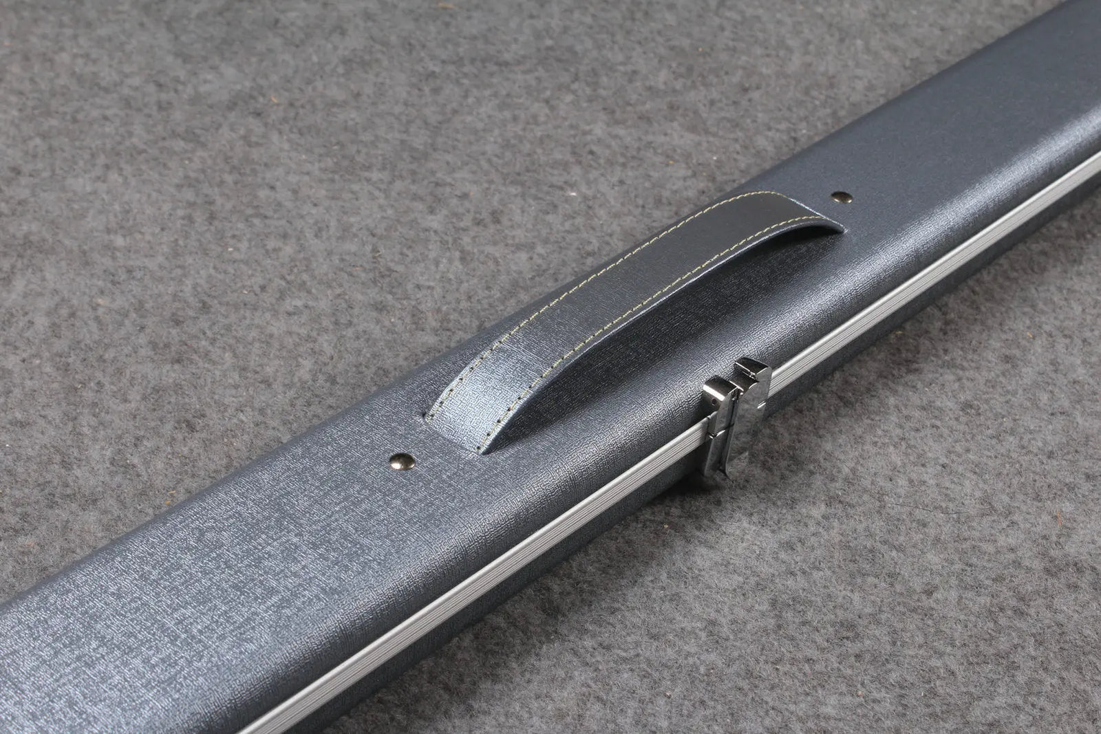 1 piece leather case aluminium construction with 2 slots ~halo style WOODS CUES