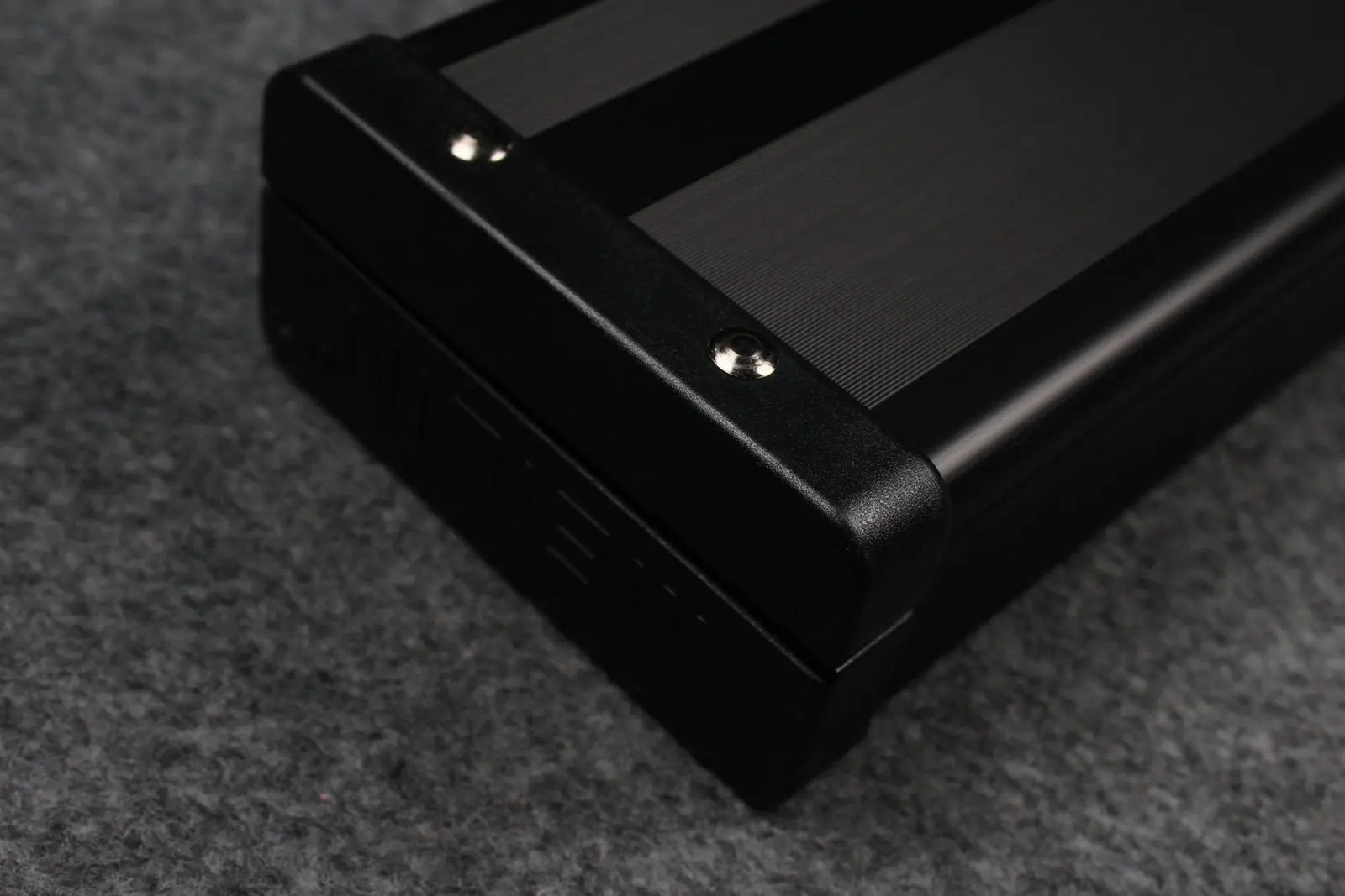 1 piece professional aluminium lockable cue case with 3 slots