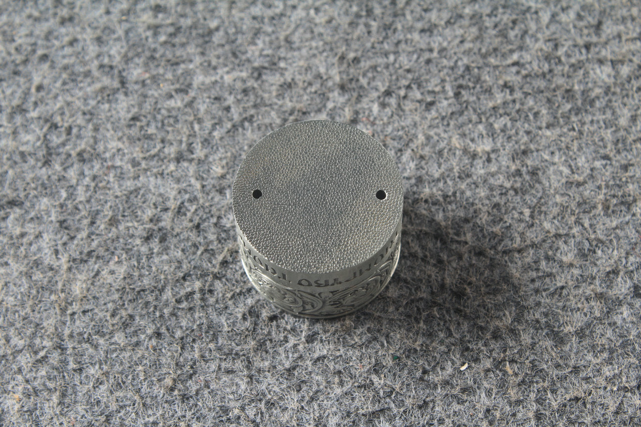 Premium Billiards Chalk Holder - Magnetic Pool Cue Chalk Clip WOODS CUES