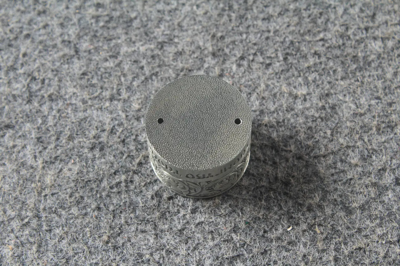Premium Billiards Chalk Holder - Magnetic Pool Cue Chalk Clip WOODS CUES