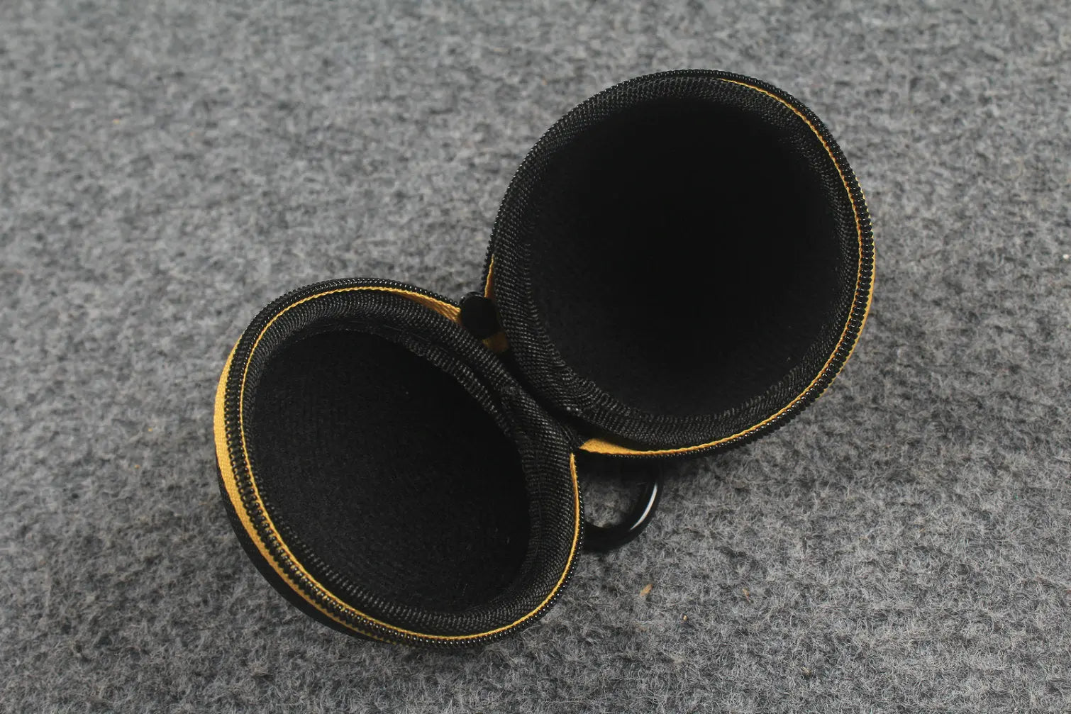 Clip-on Cue Ball Case WOODS CUES