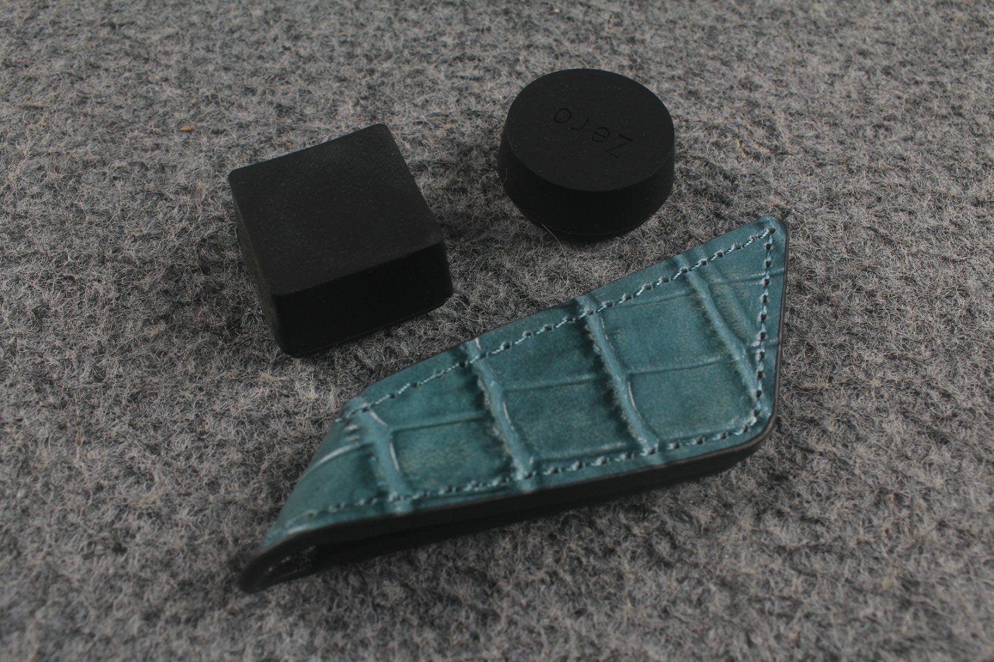 Genuine Leather Magnetic Chalk Holder — Trapezoid Shape, Dual-Side Strong Magnet, Multi-Color WOODS CUES