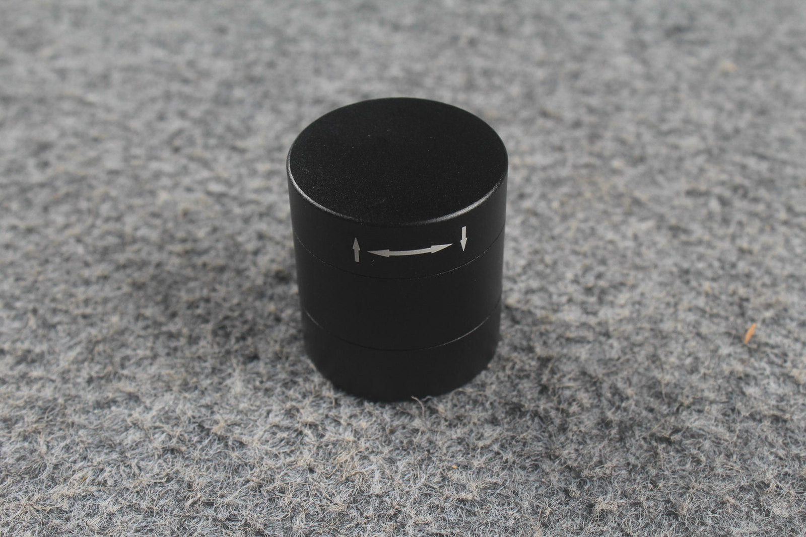 Twist-Rise Magnetic Chalk Holder | CNC Aluminum | Snooker & Pool WOODS CUES