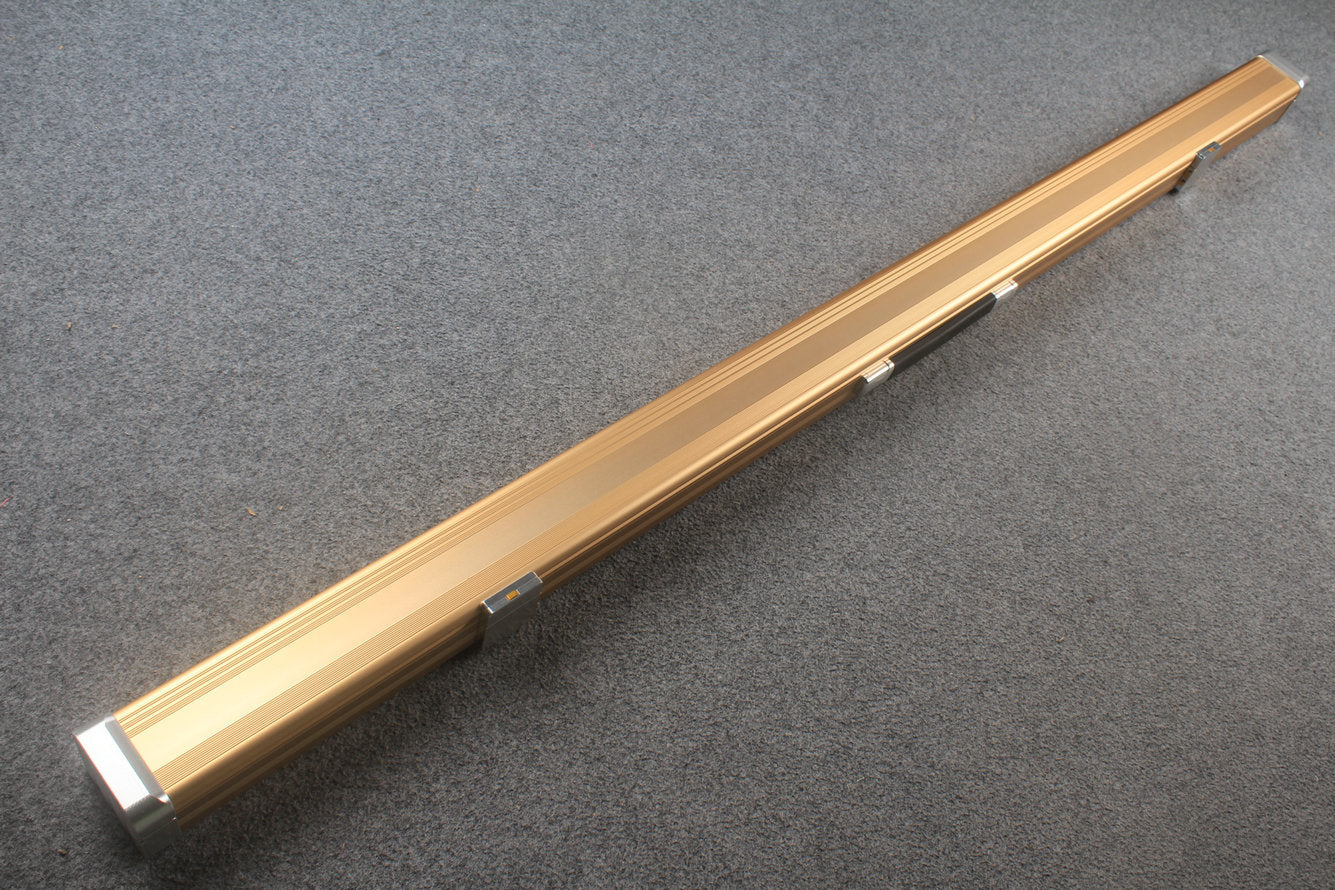 1 piece strong aluminium case with 2 slots (chalk area inside) WOODS CUES