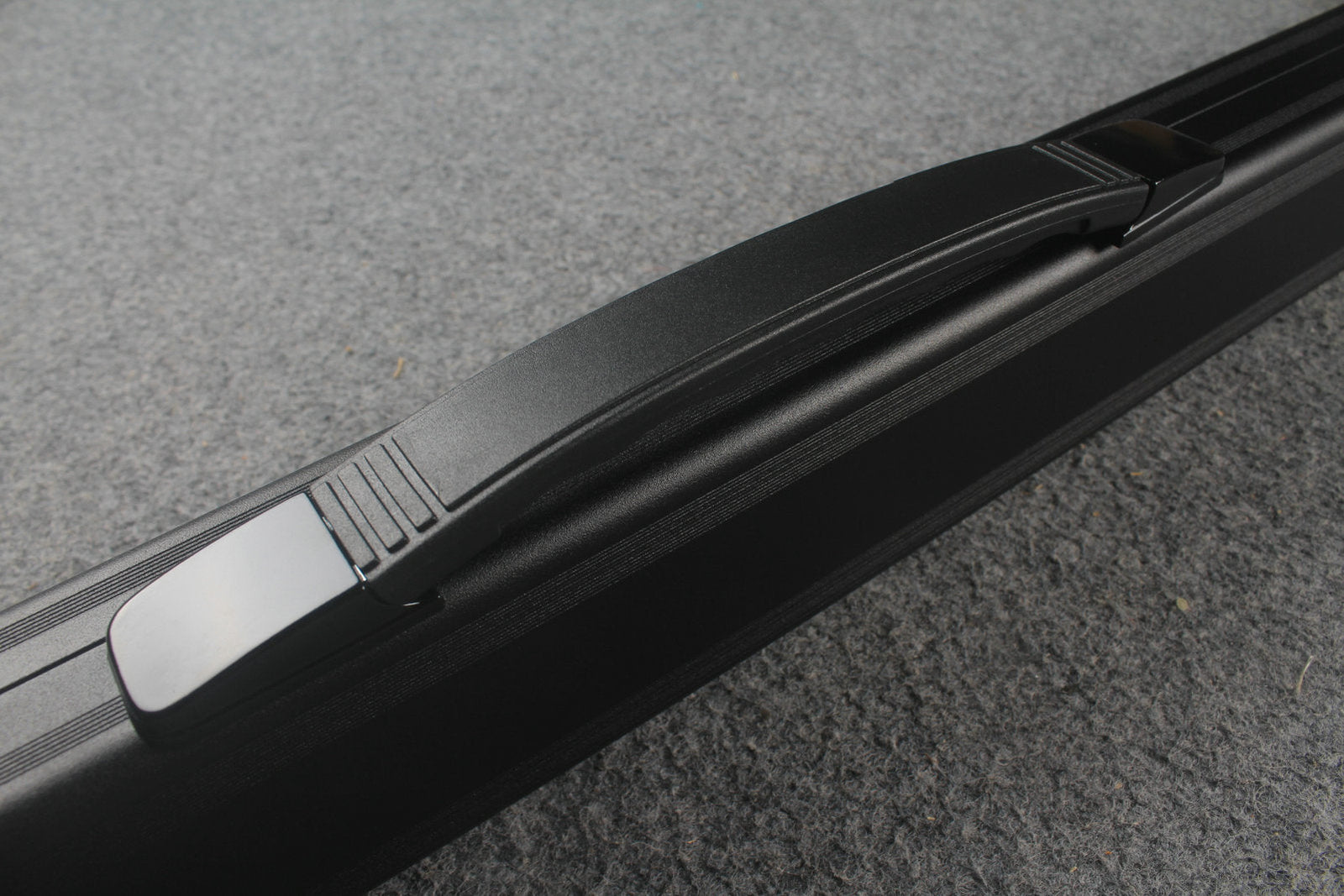 one piece aluminium lockable cue case – 2 Slots(chalk area inside) WOODS CUES