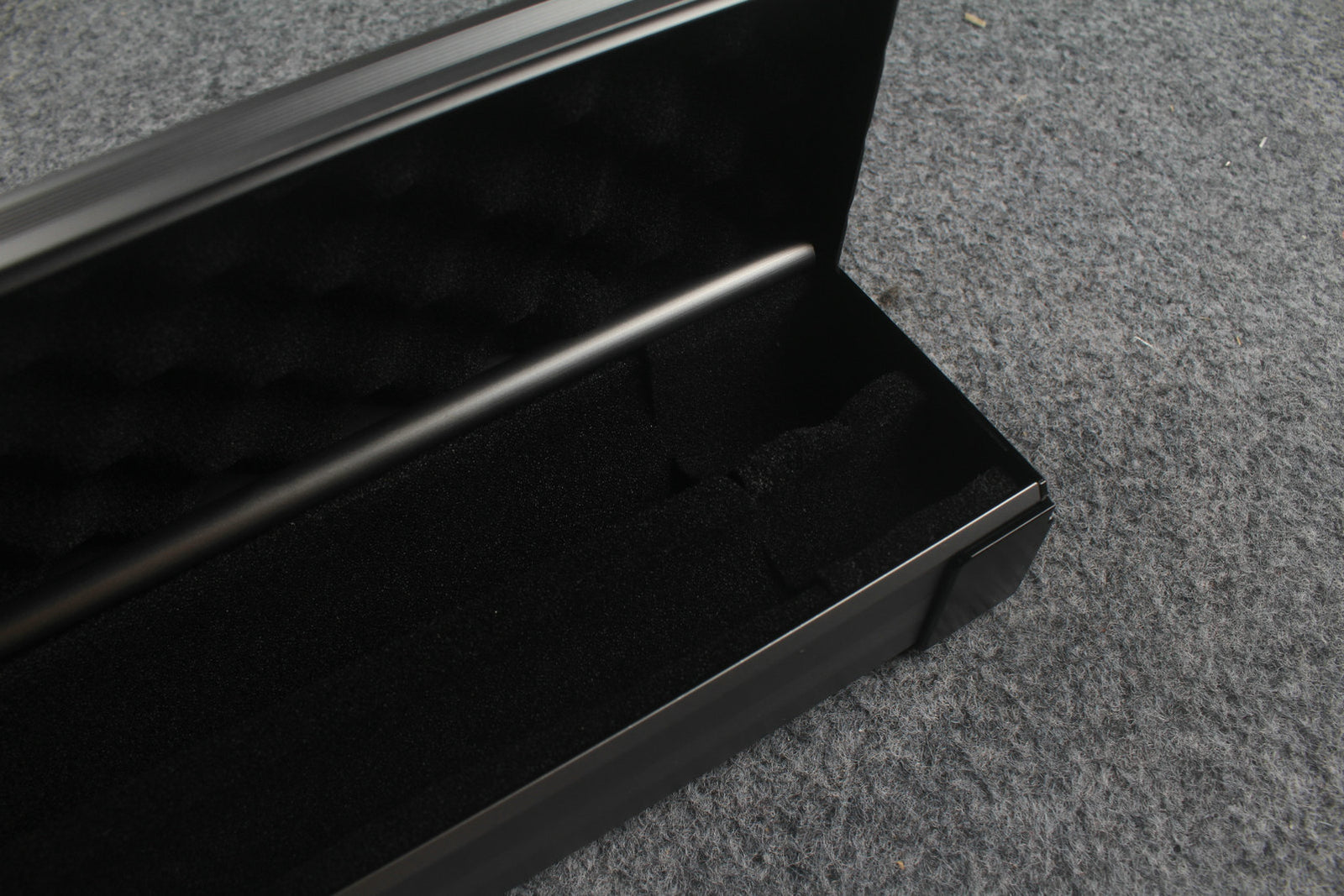 3/4 Premium Aluminium Snooker Cue Case – 2 Slots, Adjustable 120.5/124.8cm Interior