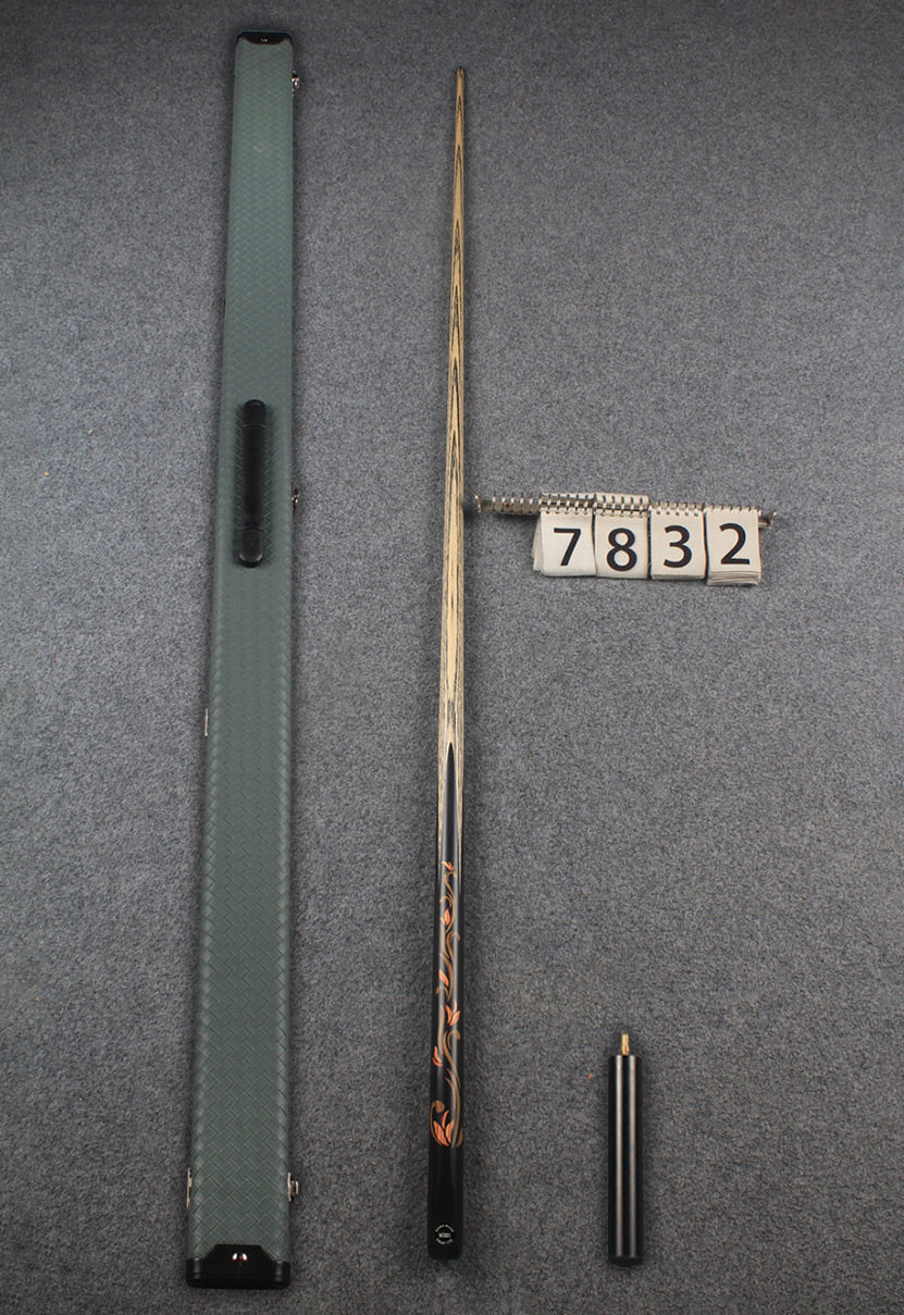 1 piece ash inlay english pool cue #7832 WOODS CUES