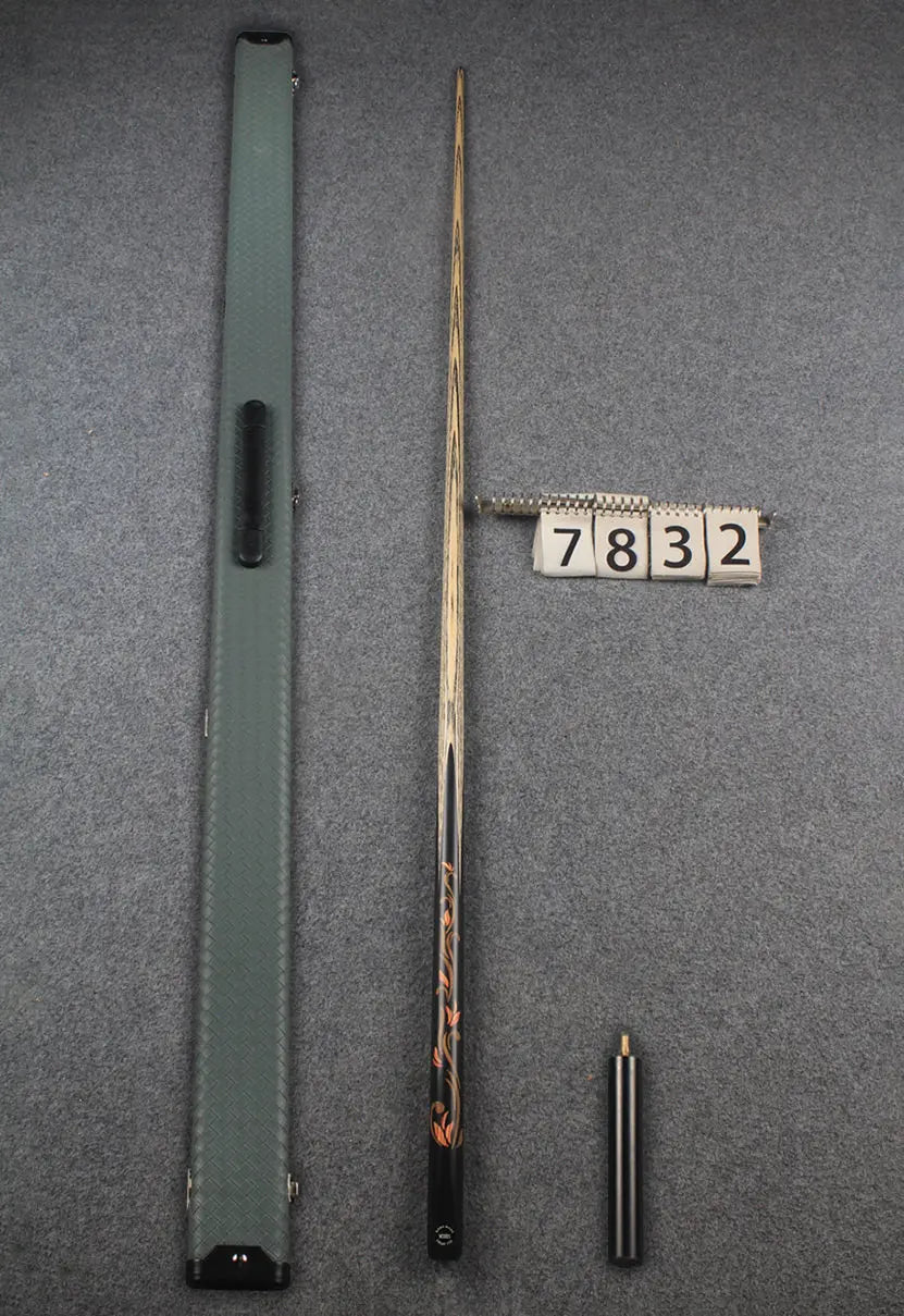 1 piece ash inlay english pool cue #7832 WOODS CUES