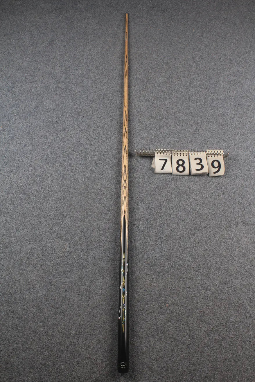 1 piece ash inlay english pool cue #7839 WOODS CUES