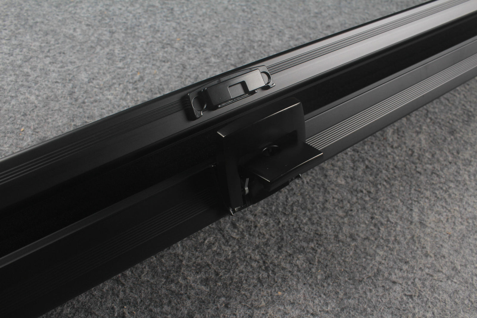 one piece strong aluminium lockable cue case – 2 Slots