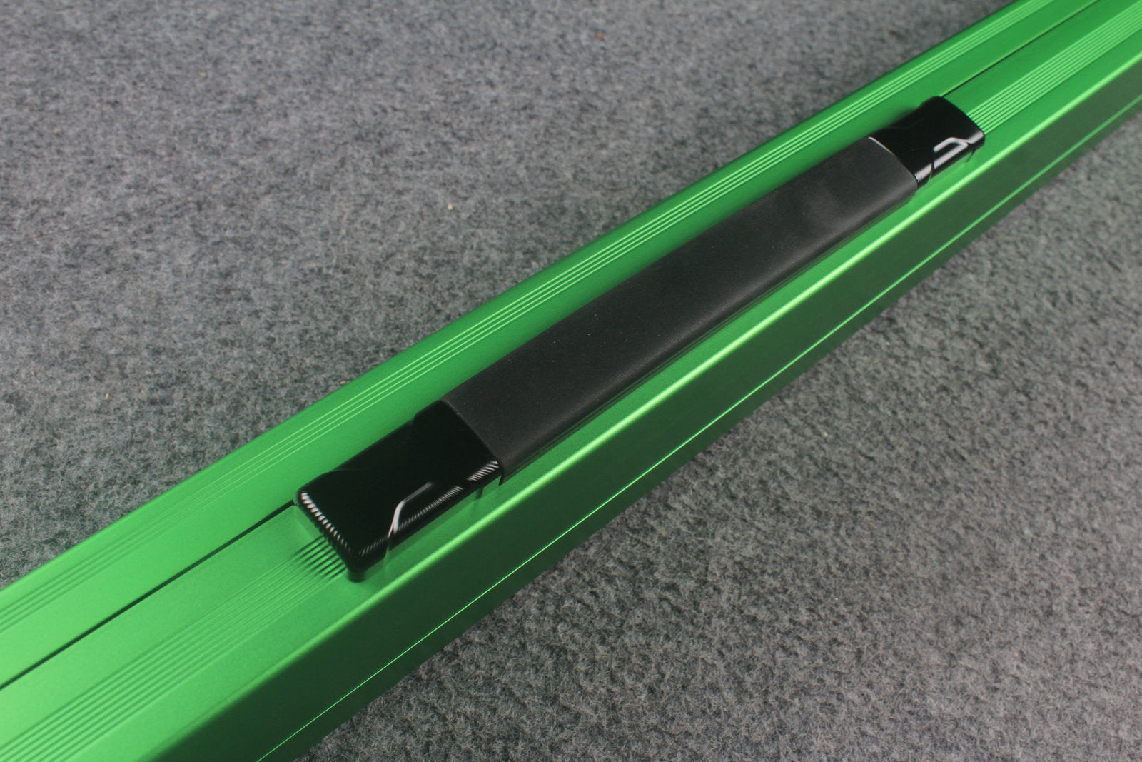 one piece strong aluminium lockable cue case – 2 Slots WOODS CUES