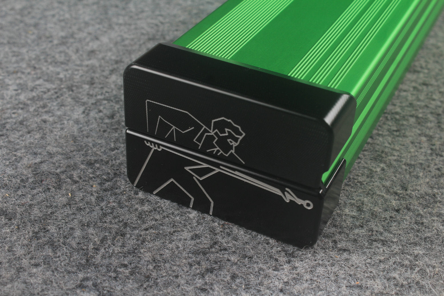 one piece strong aluminium lockable cue case – 2 Slots WOODS CUES