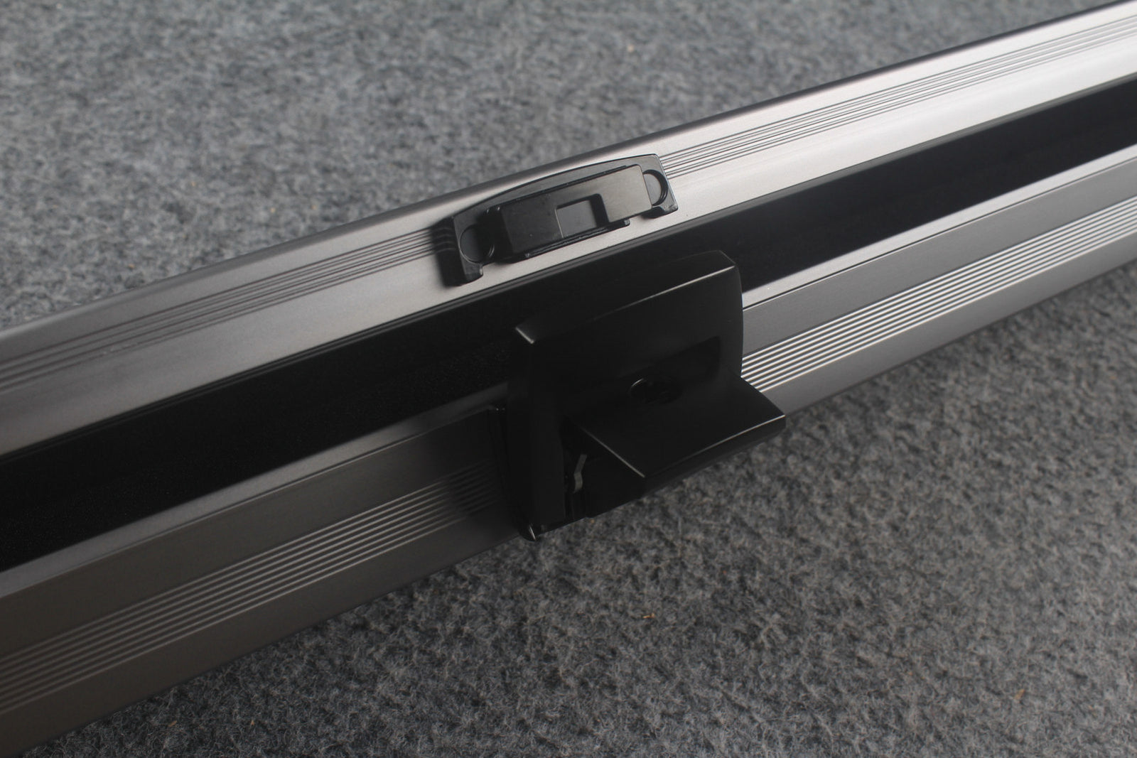 one piece strong aluminium lockable cue case – 2 Slots