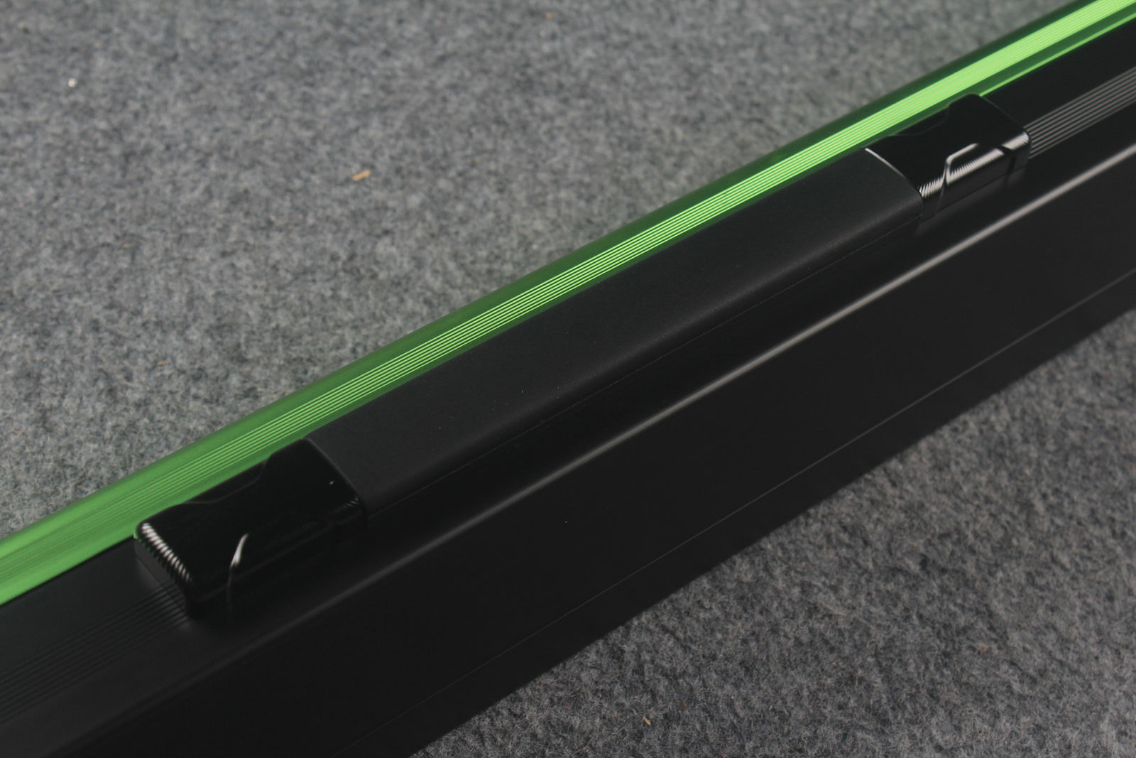 3/4 Premium Aluminium Snooker Cue Case – 2 Slots, Adjustable 120.5/124.8cm Interior