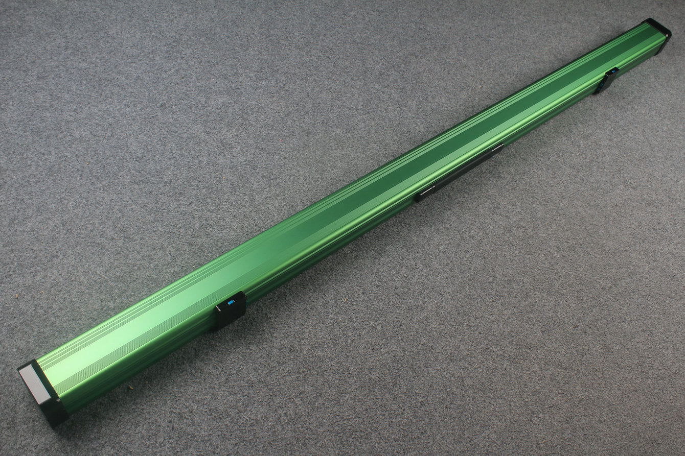 1 piece strong aluminium case with 2 slots (chalk area inside) WOODS CUES