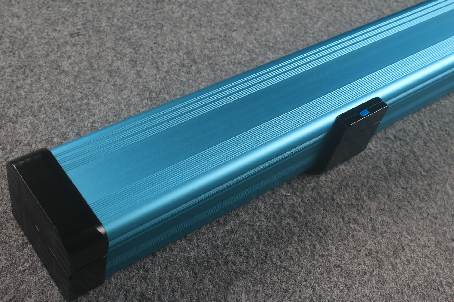 3/4 Premium Aluminium Snooker Cue Case – 2 Slots, Adjustable 120.5/124.8cm Interior