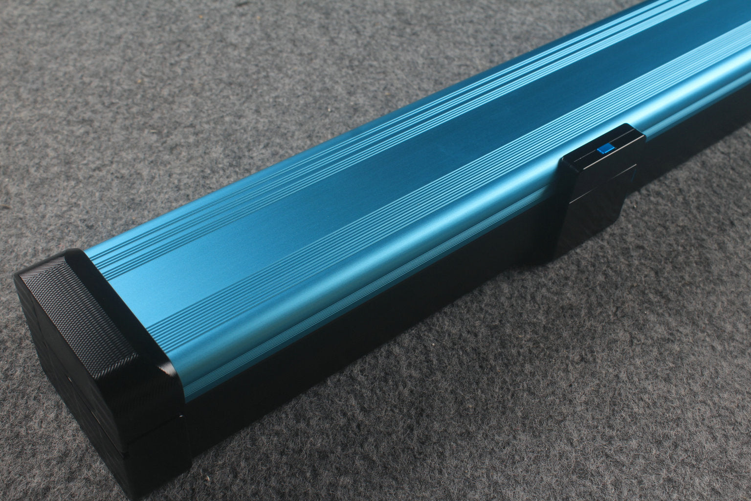 3/4 Premium Aluminium Snooker Cue Case – 2 Slots, Adjustable 120.5/124.8cm Interior