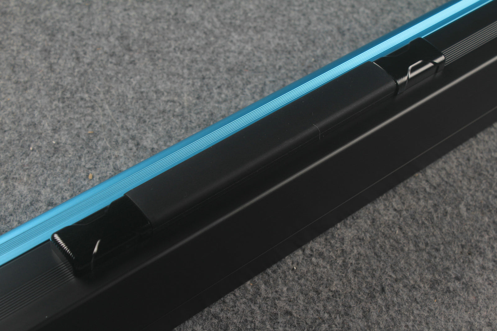 3/4 Premium Aluminium Snooker Cue Case – 2 Slots, Adjustable 120.5/124.8cm Interior