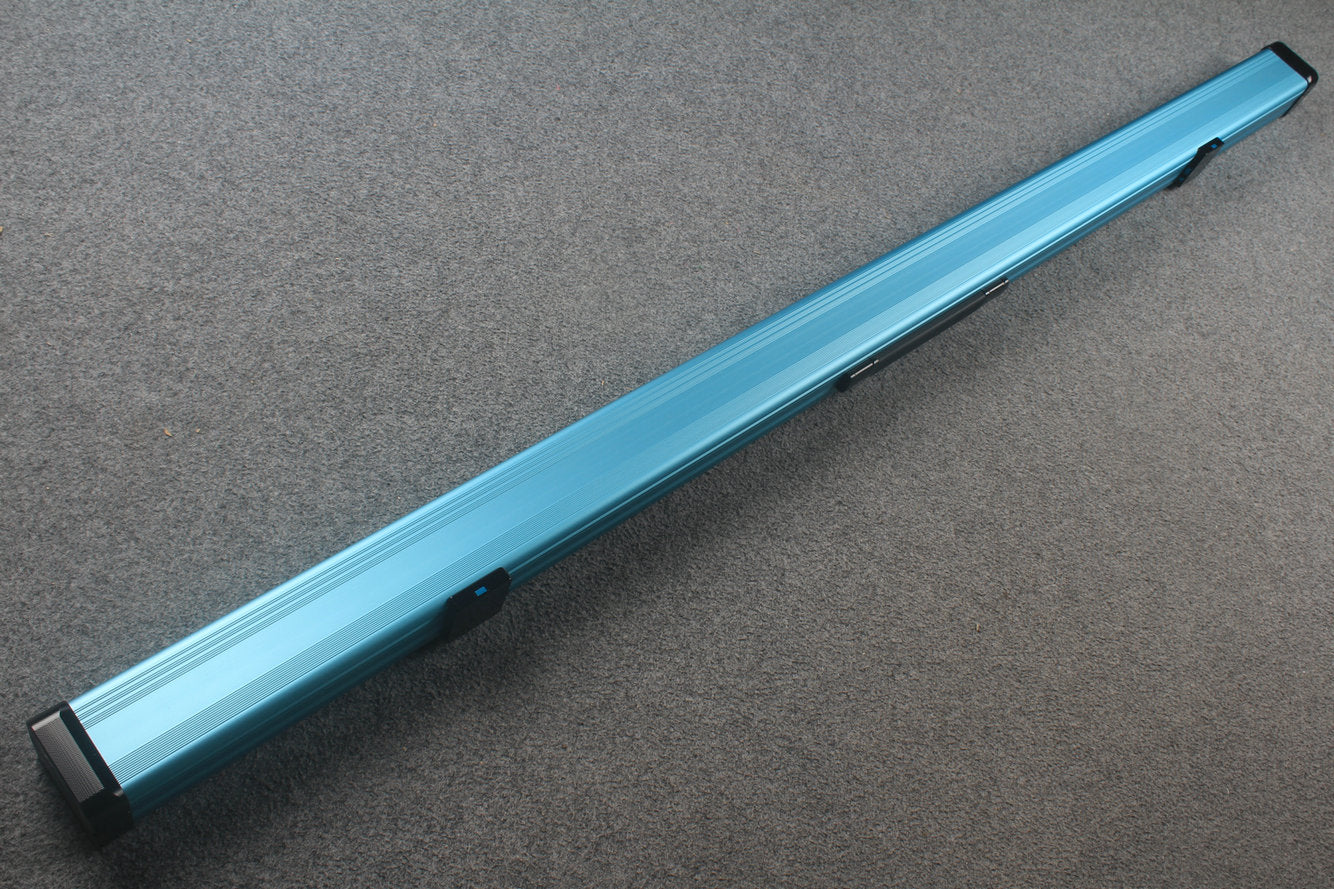 1 piece strong aluminium case with 2 slots (chalk area inside) WOODS CUES