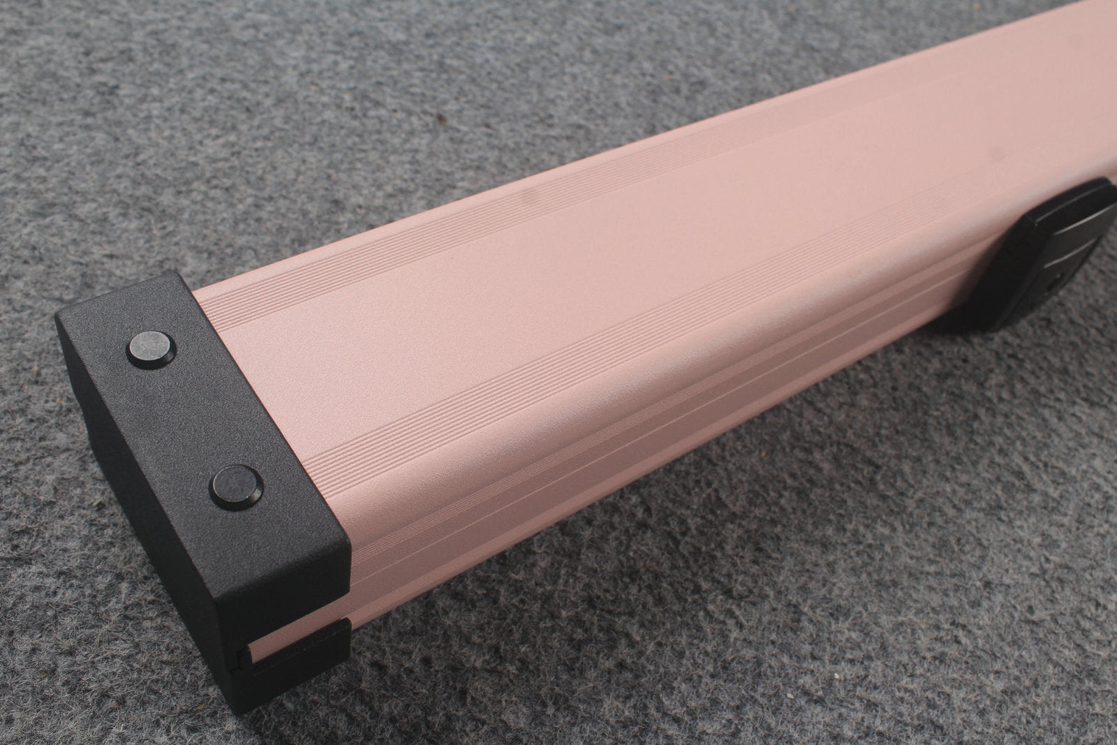 one piece aluminium lockable cue case – 2 Slots(chalk area inside) WOODS CUES