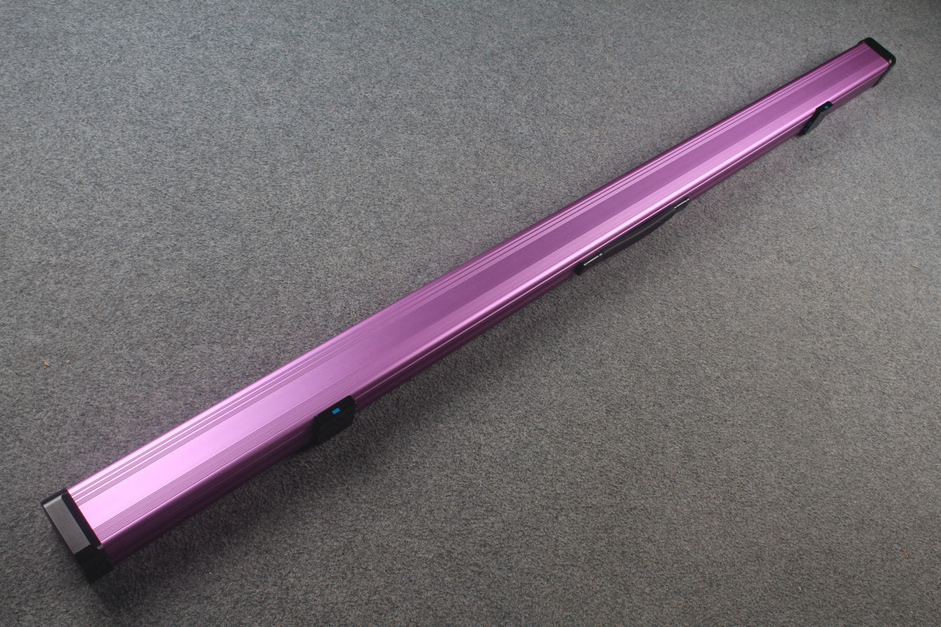 1 piece strong aluminium case with 2 slots (chalk area inside) WOODS CUES