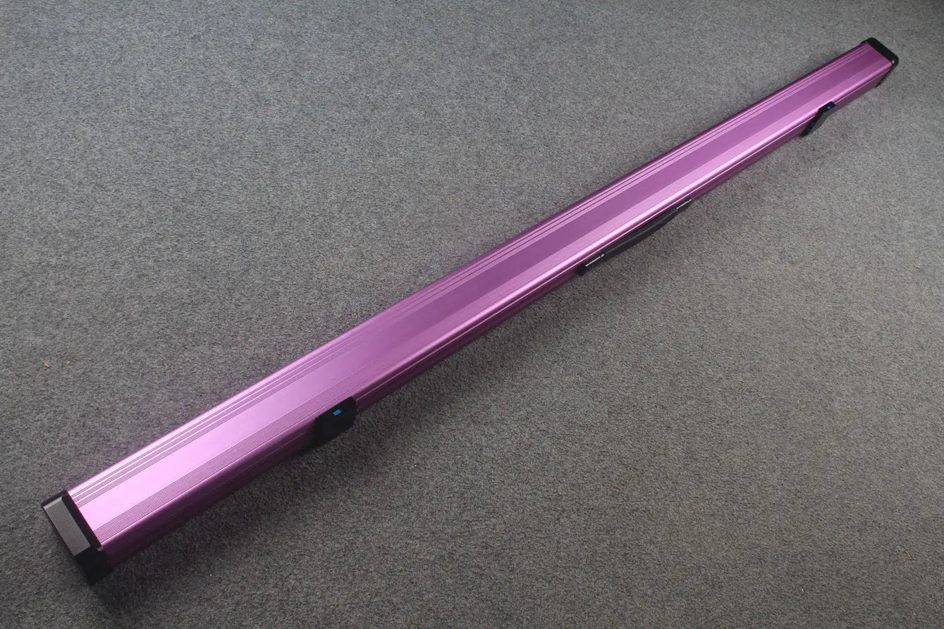 1 piece strong aluminium case with 2 slots (chalk area inside) WOODS CUES