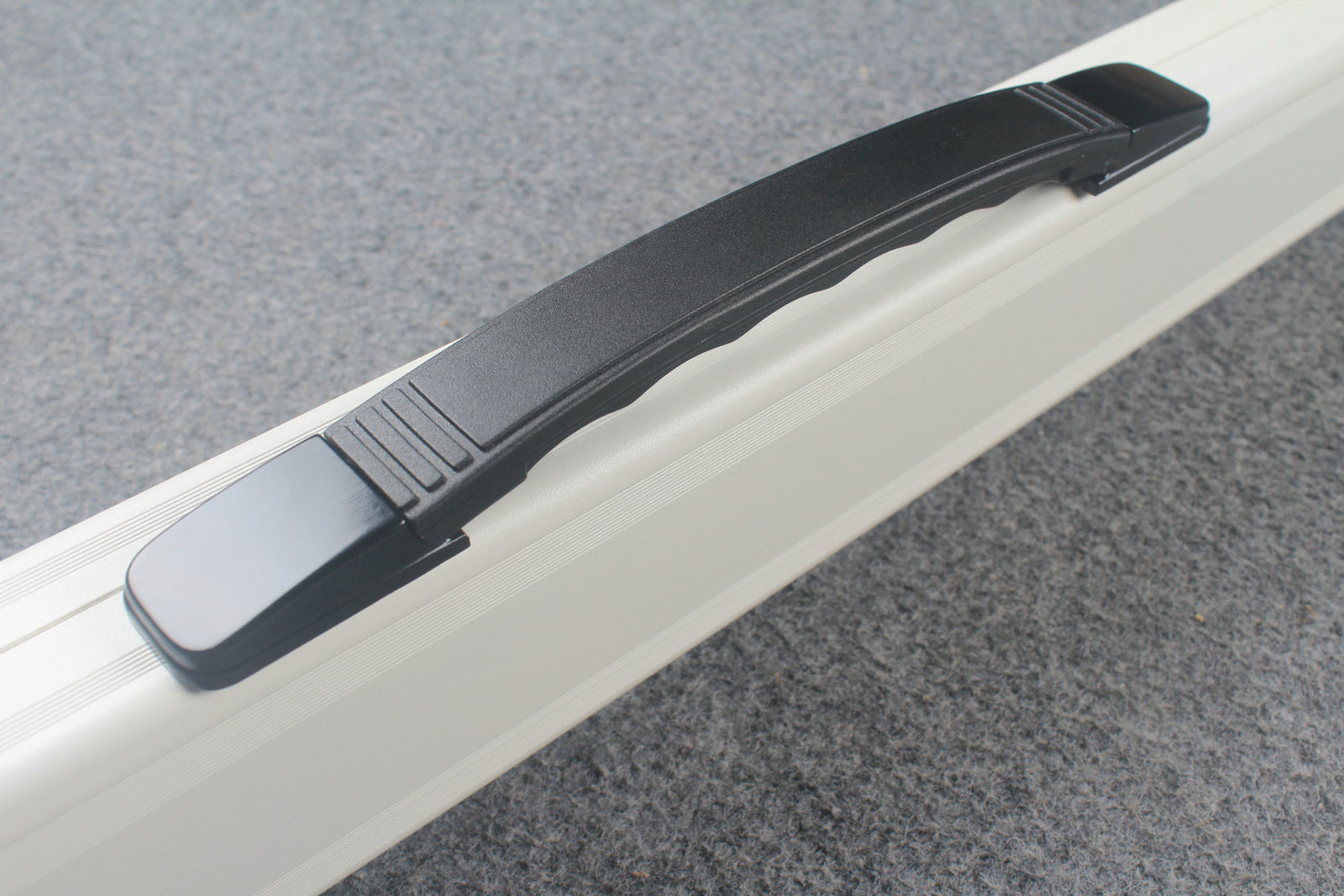 one piece aluminium lockable cue case – 2 Slots(chalk area inside)