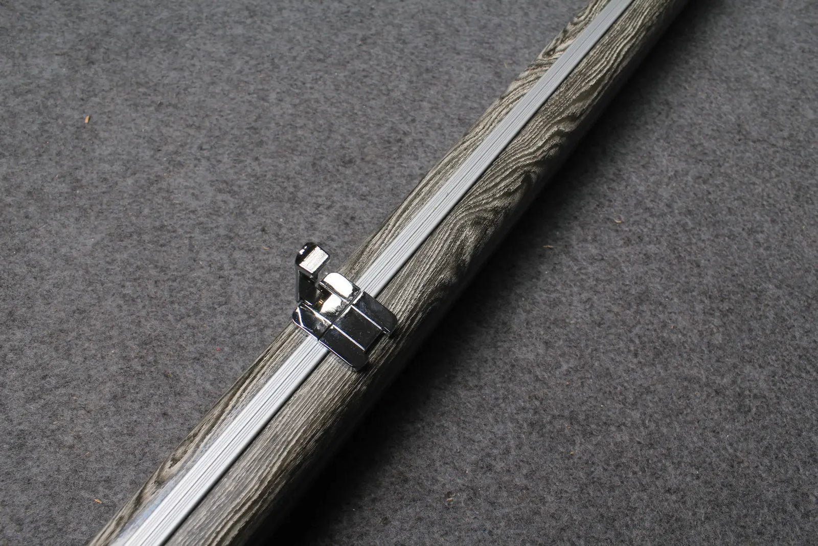 3/4 bark leather case aluminium construction with 2 slots