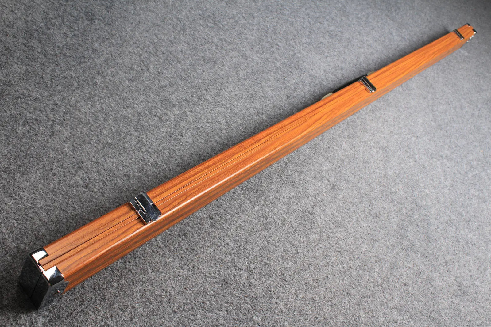 deluxe one piece aluminium cue case with 2 slots