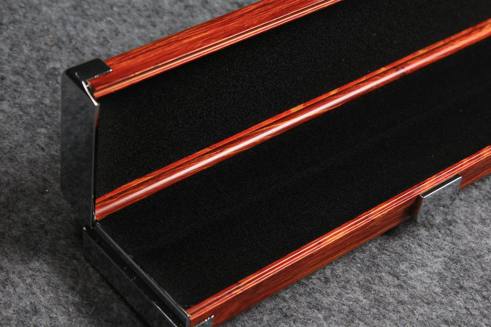 deluxe one piece aluminium cue case with 2 slots WOODS CUES
