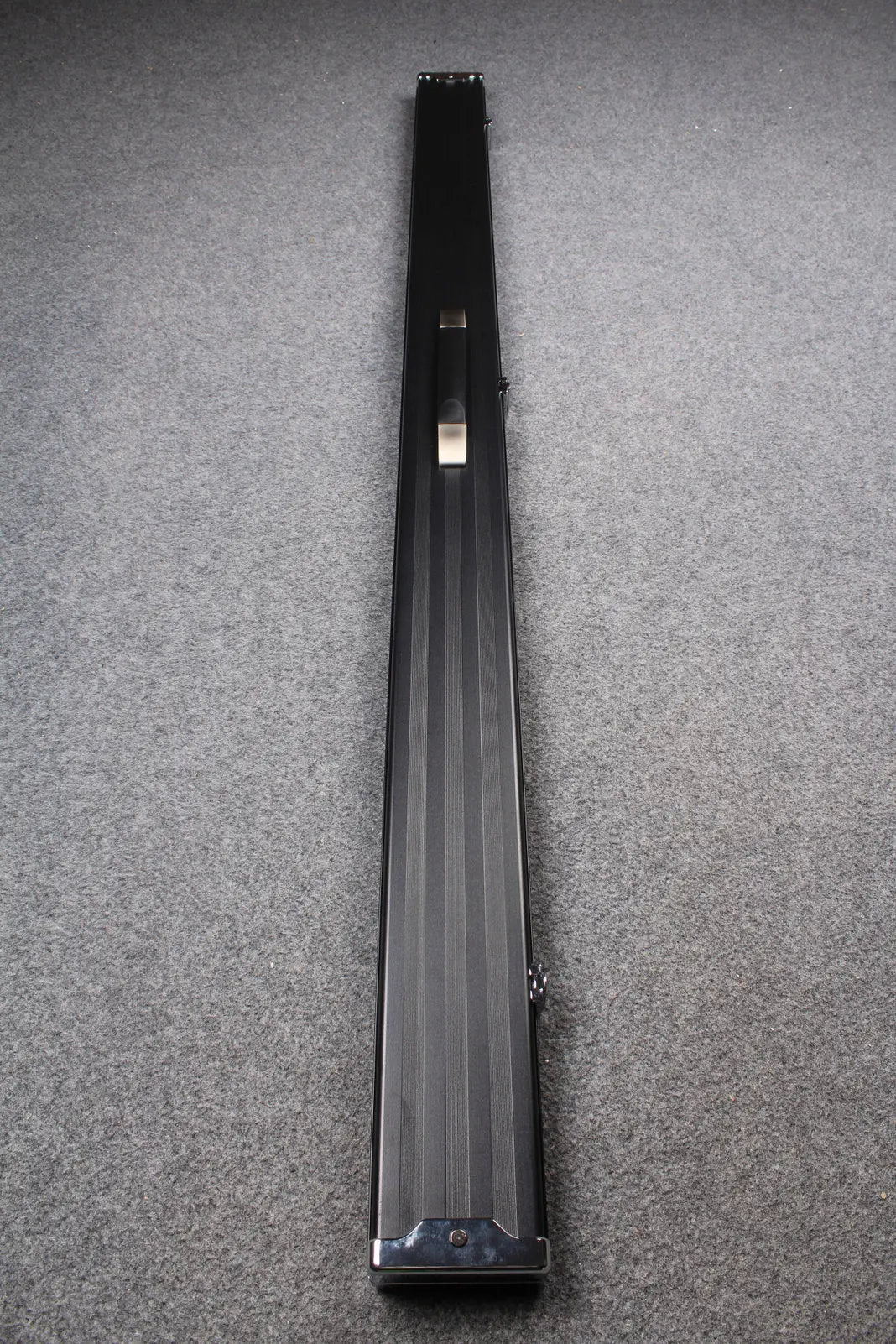 deluxe one piece aluminium cue case with 3 slots