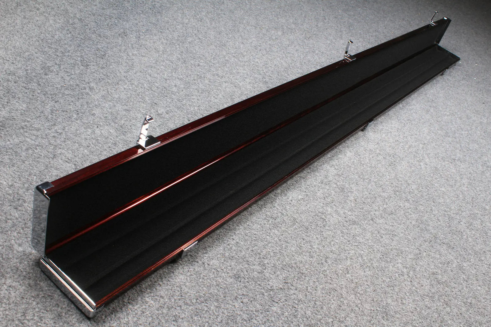 deluxe one piece aluminium cue case with 3 slots