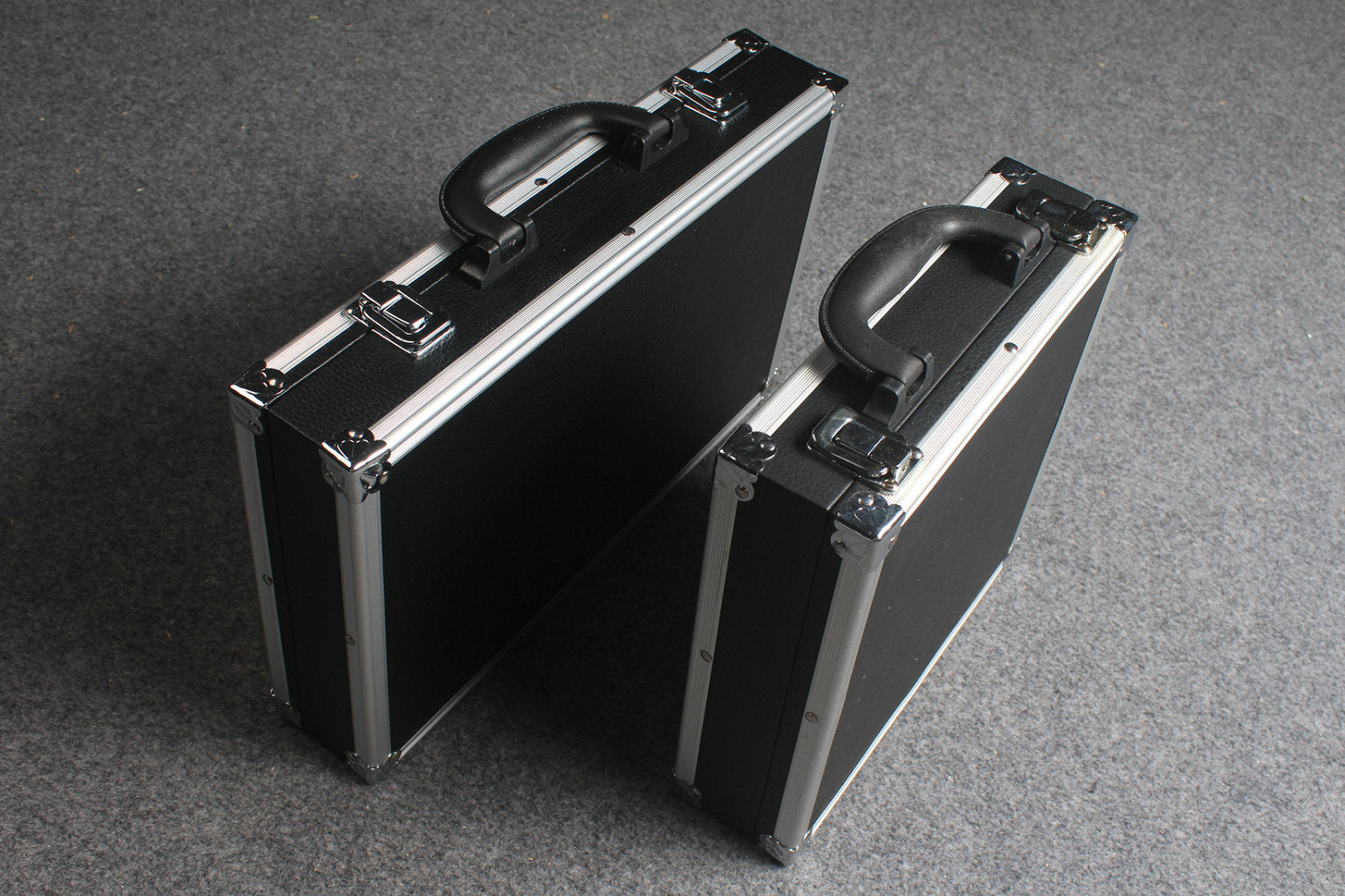 billiard ball set aluminum carrying case, black, 2 sizes