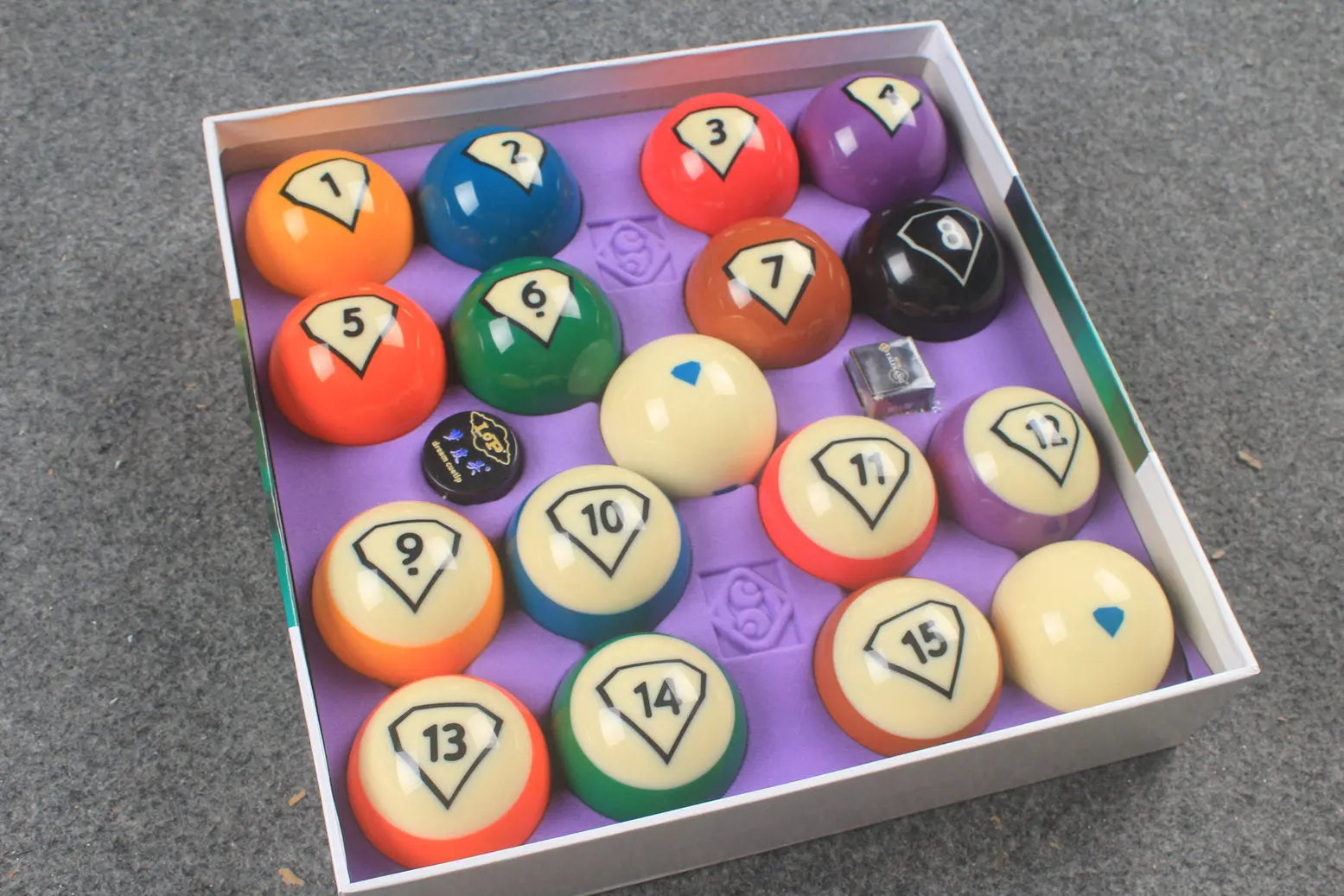 Professional Pool Balls/Billiard Balls Set WOODS CUES