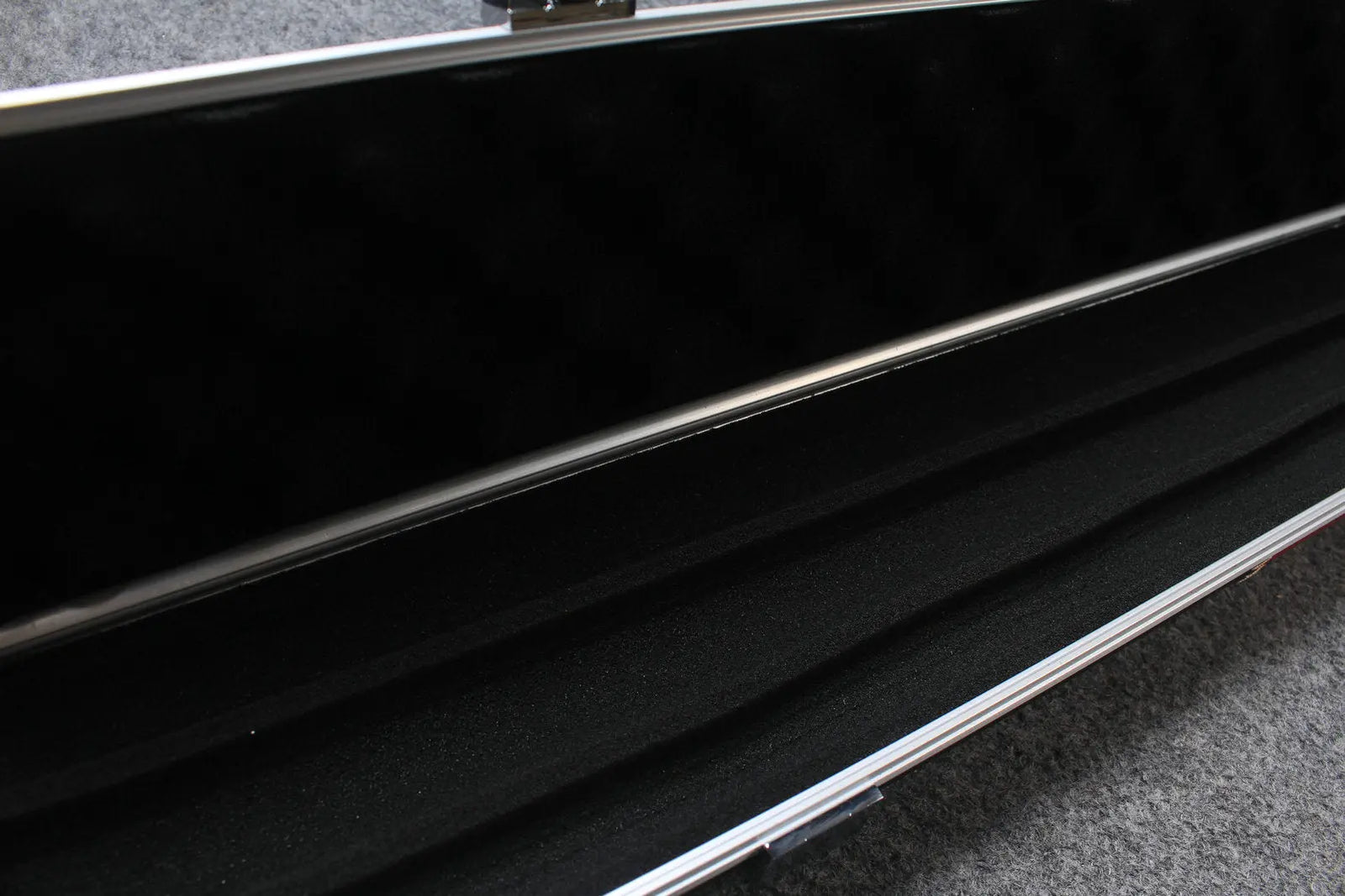 3/4 snooker cue aluminium case with 3 slots WOODS CUES