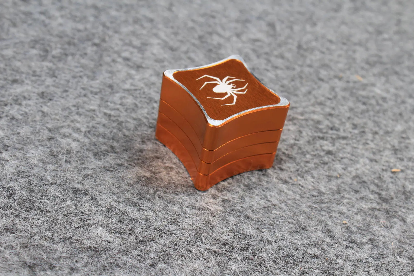 HQ Aluminium Alloy Magnetic Snooker/Pool Cue Chalk Holder , Layerable WOODS CUES