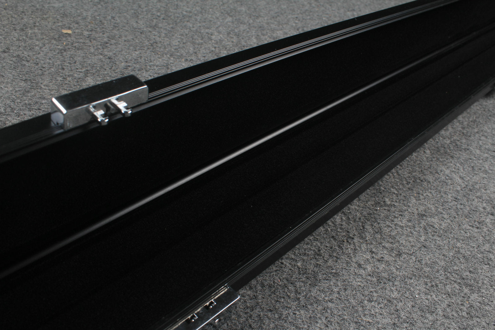 3/4 wide aluminium code cue case with 2 slots