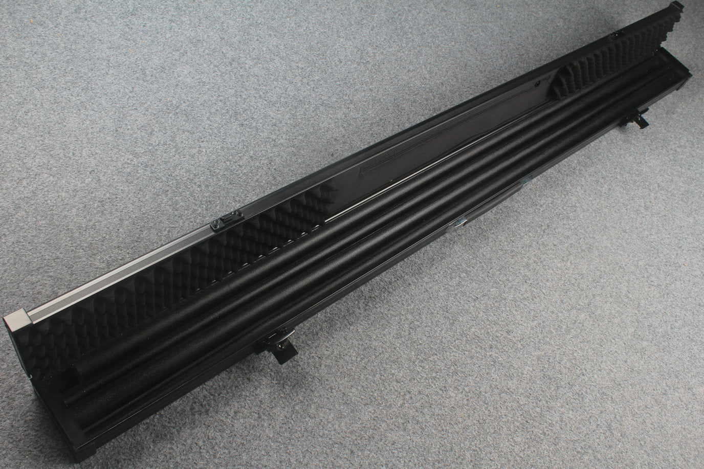 Professional Aluminum Lockable Cue Case - 4 Cue Capacity with Secure Storage