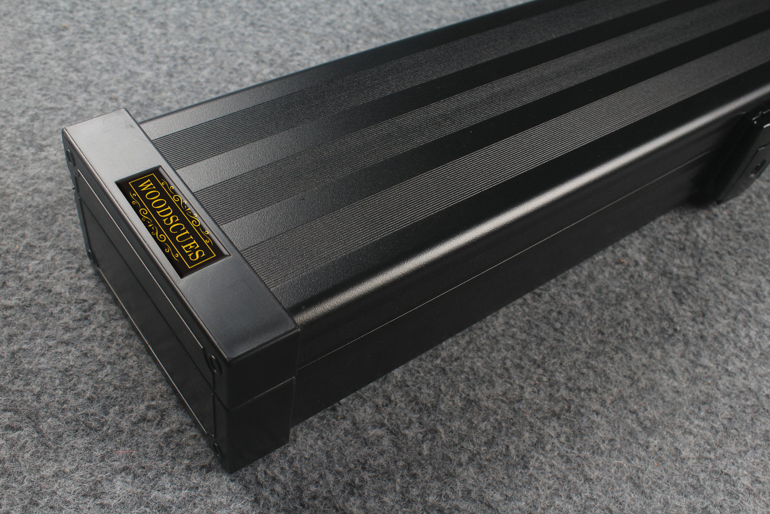 Professional Aluminum Lockable Cue Case - 4 Cue Capacity with Secure Storage WOODS CUES