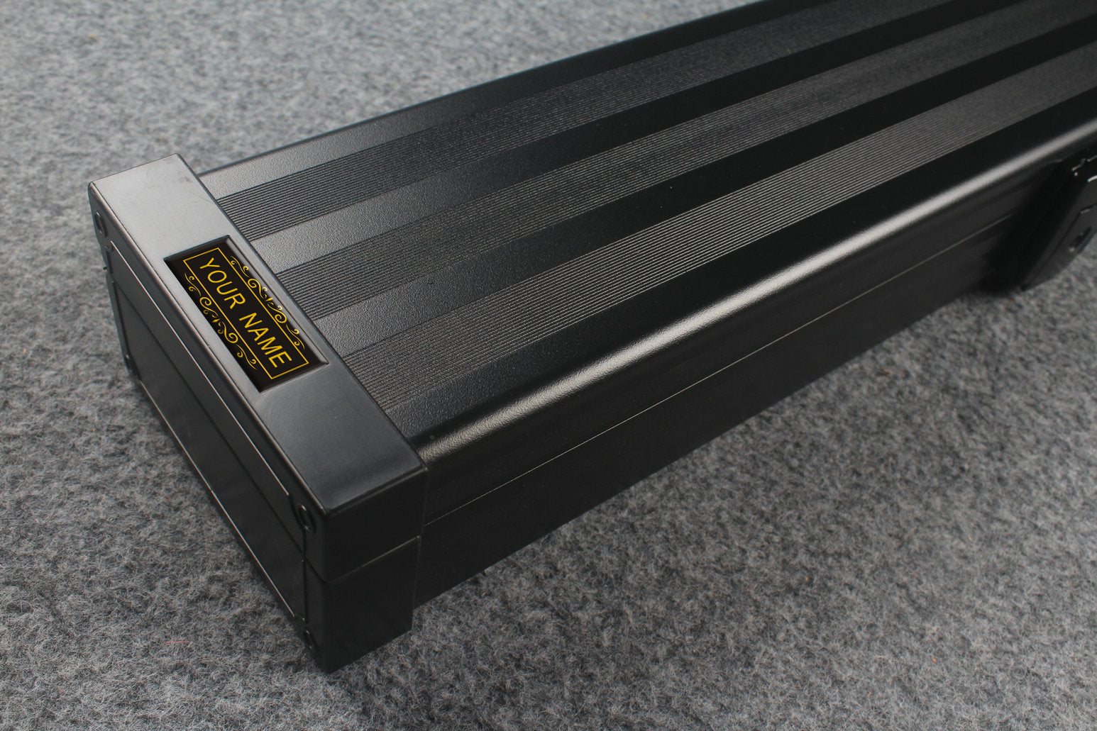 Professional Aluminum Lockable Cue Case - 4 Cue Capacity with Secure Storage