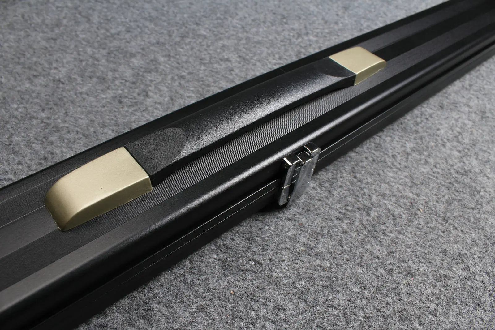 deluxe one piece aluminium cue case with 2 slots WOODS CUES