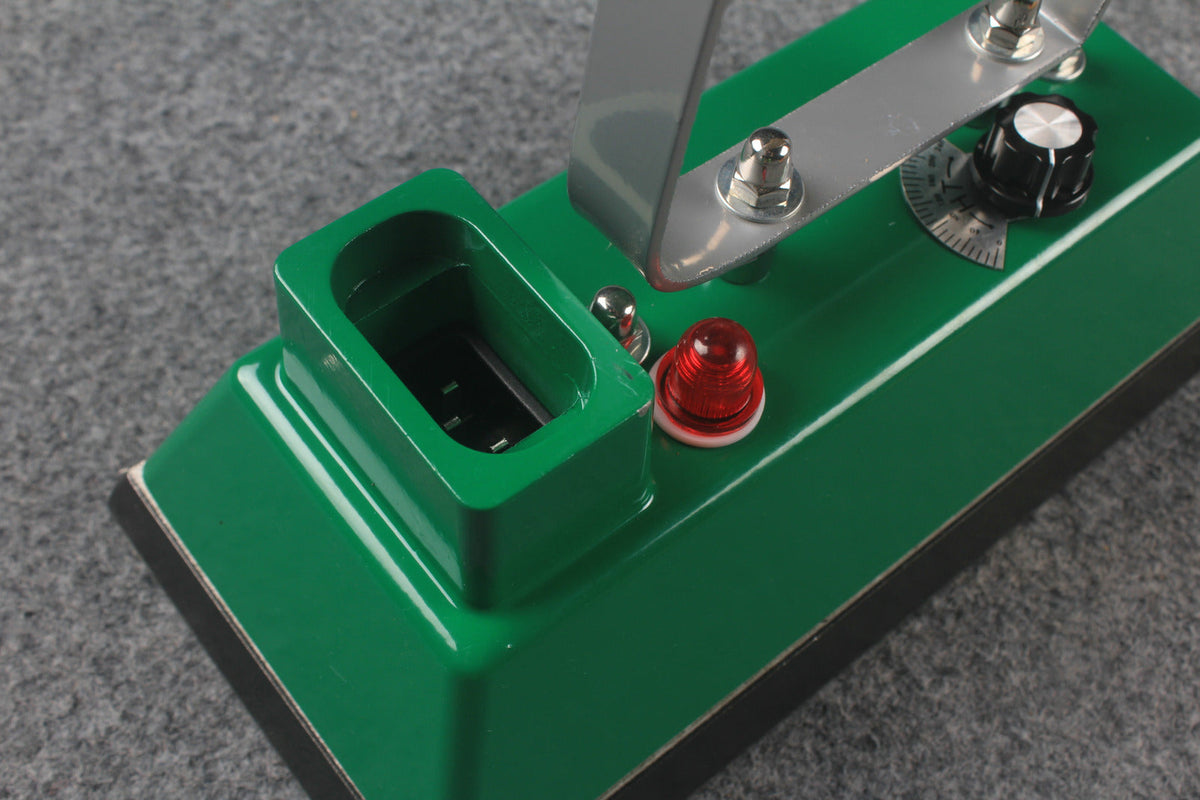 24.3 cm snooker table electric iron （ asbestos free ） WOODS CUES