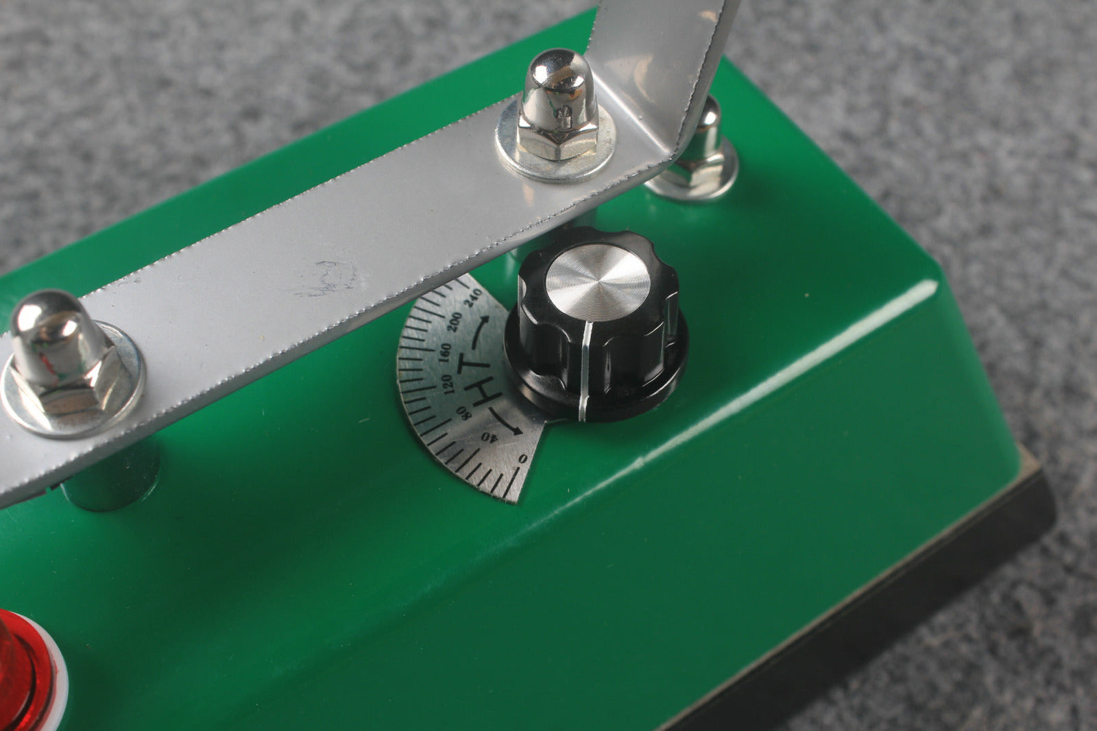 24.3 cm snooker table electric iron （ asbestos free ） WOODS CUES