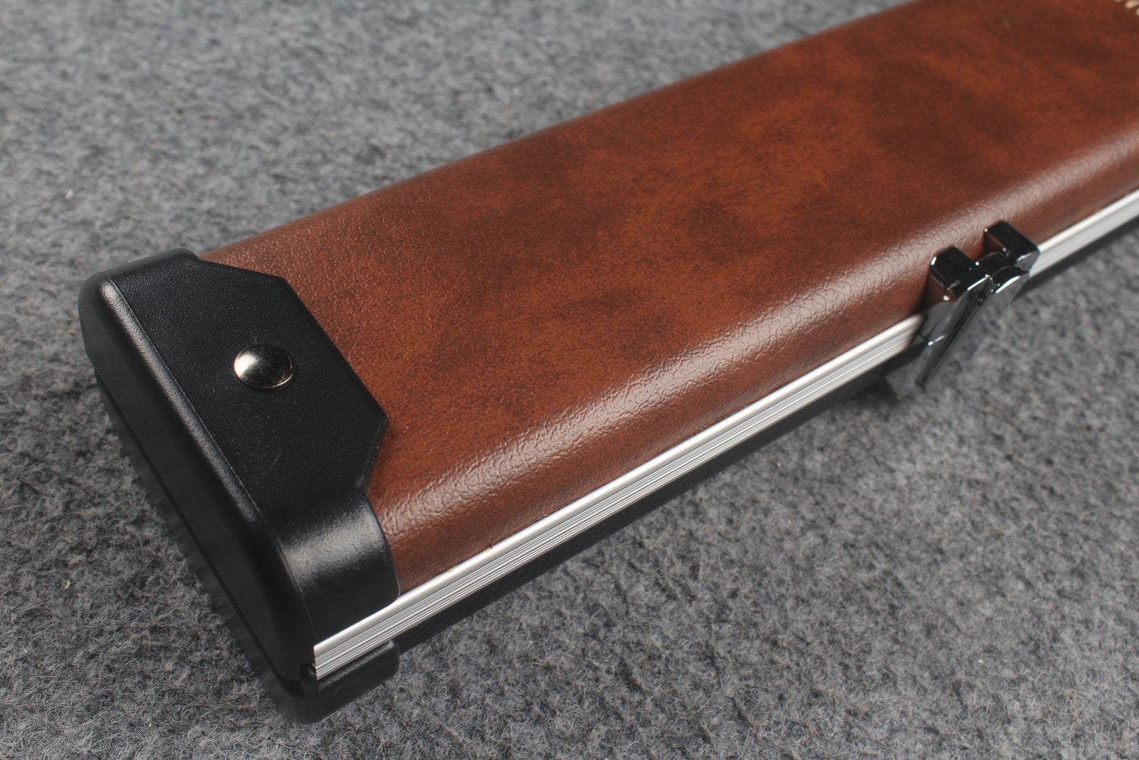 3/4 leather case aluminium construction with 2 slots ~halo style WOODS CUES