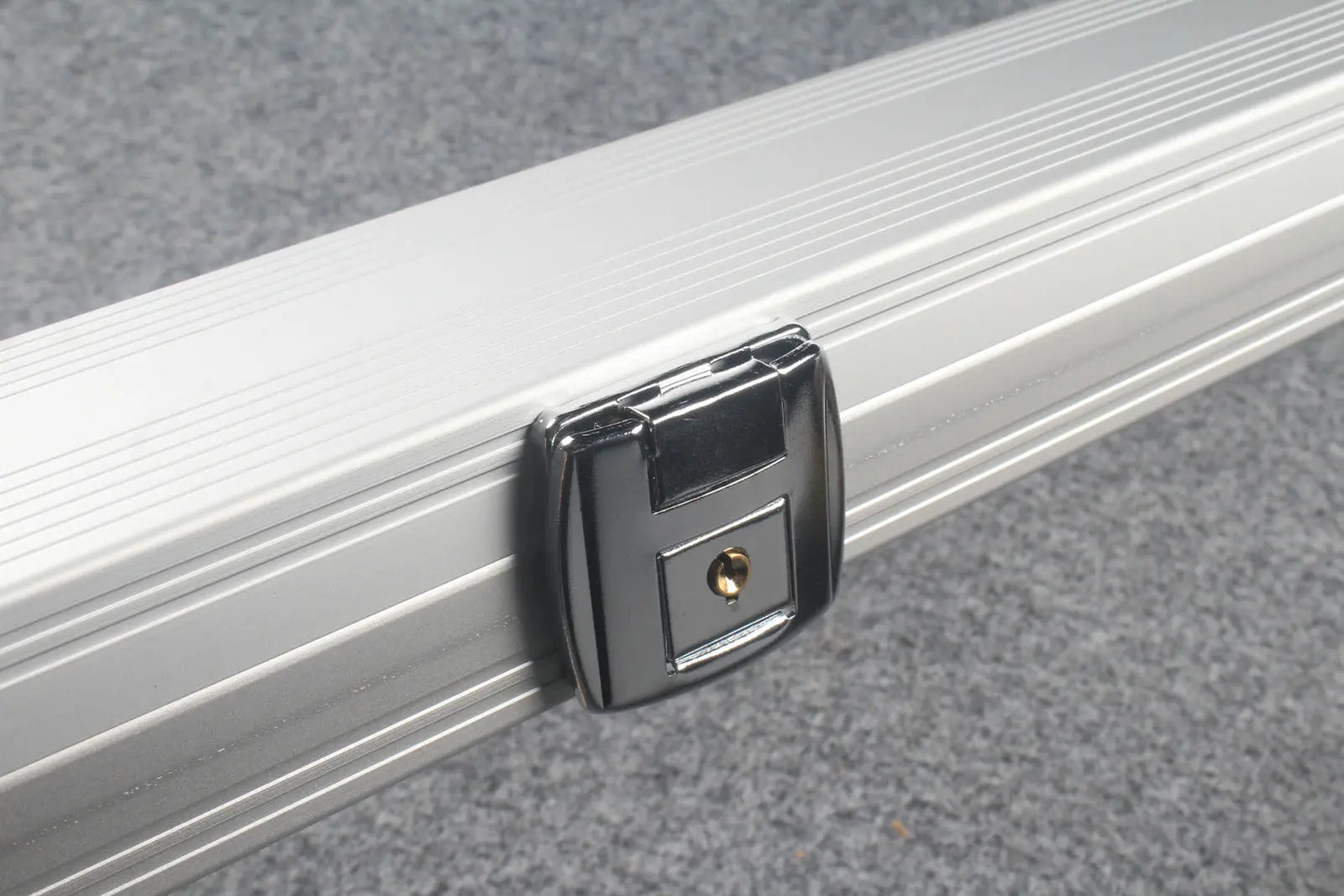 one piece aluminium lockable cue case 154 cm