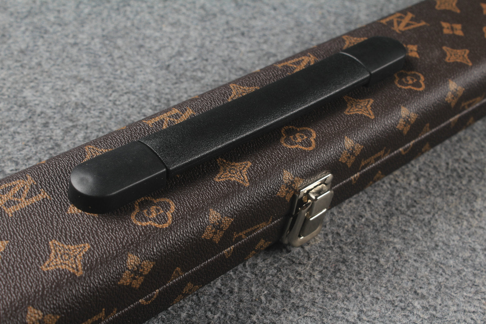 1 piece leather case with 2 slots for 60'' cue WOODS CUES